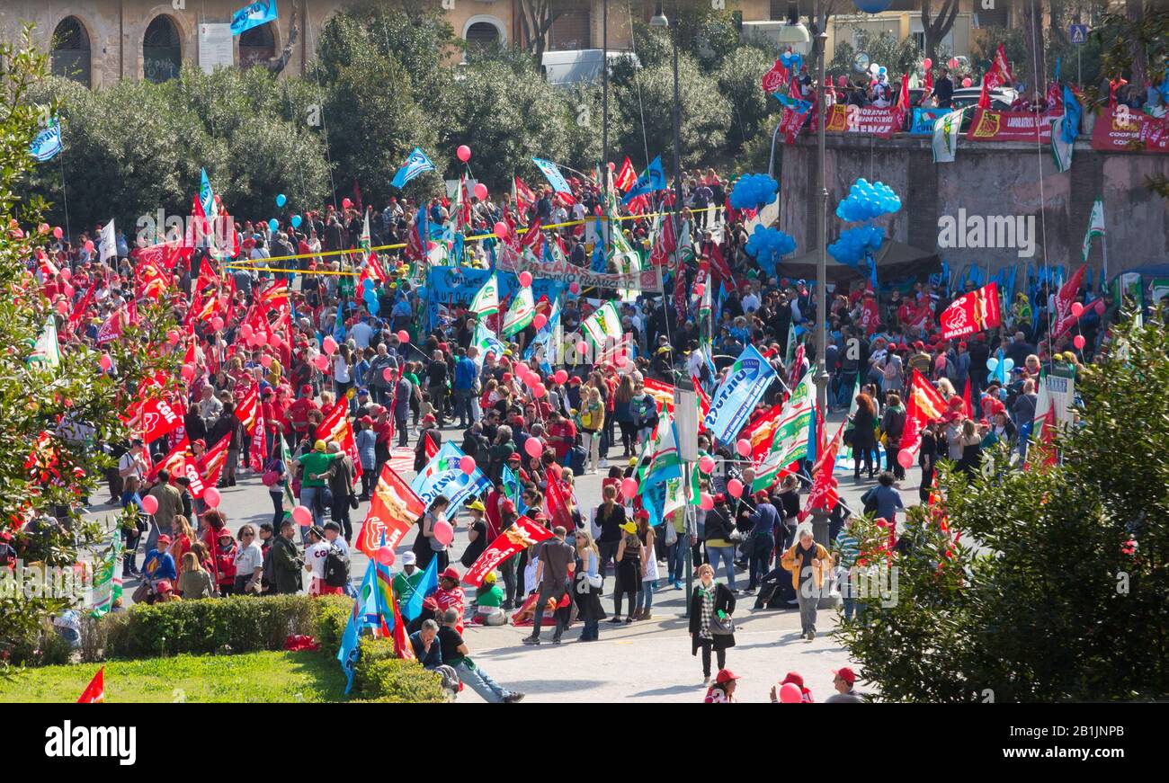 Confederazione generale dei lavoratori italiani immagini e fotografie stock ad alta risoluzione Confederazione generale dei lavoratori italiani immagini e fotografie stock ad alta risoluzione