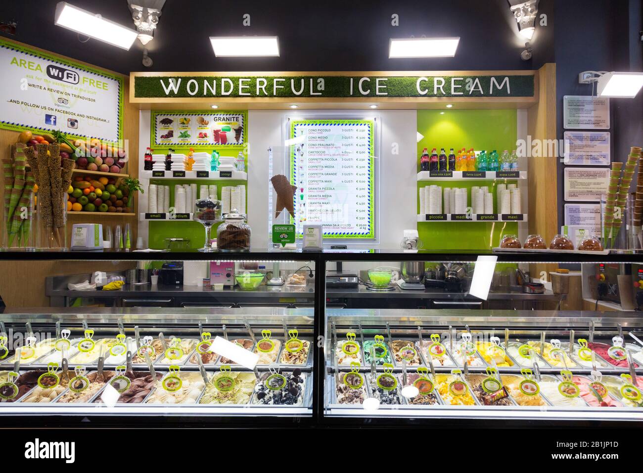 Gelato / gelato in vendita in ristorante a Roma, Italia Foto Stock