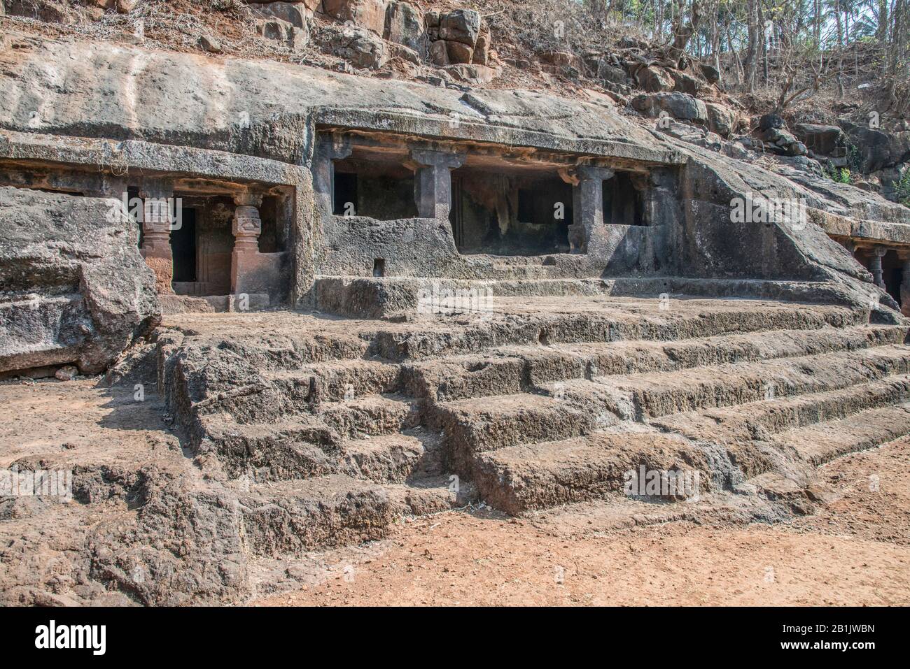 Panhale Kaji O Panhalakaji Caves, District- Sindhudurg, Maharashtra, India : Vista Generale Delle Cave N° 20 E 21. Foto Stock