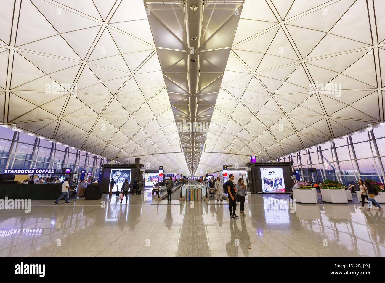 Hong Kong, Cina – 20 settembre 2019: Terminal dell'aeroporto di Hong Kong (HKG) in Cina. Foto Stock