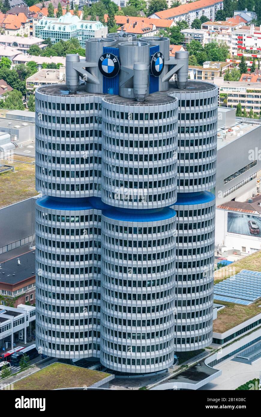 Monaco Di Baviera, Germania – 1° Luglio 2016. La sede centrale della BMW serve come sede mondiale per la BMW automaker bavarese dal 1973. L'edificio wa Foto Stock