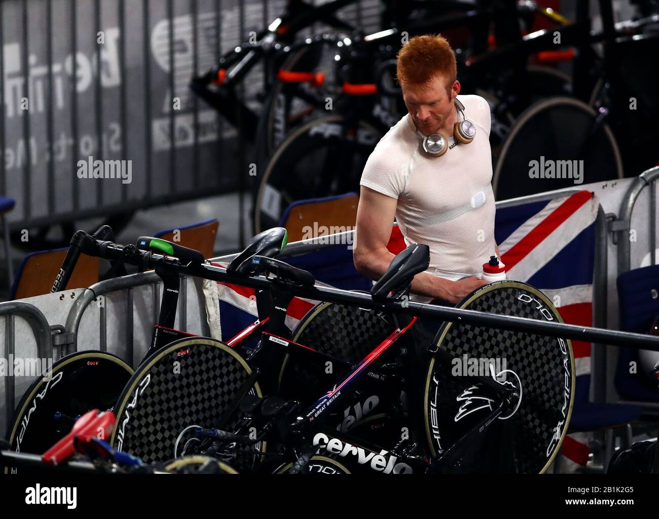 Ed Clancy della Gran Bretagna durante il giorno uno dei campionati mondiali di ciclismo della pista UCI 2020 a Velodrom, Berlino. Foto Stock