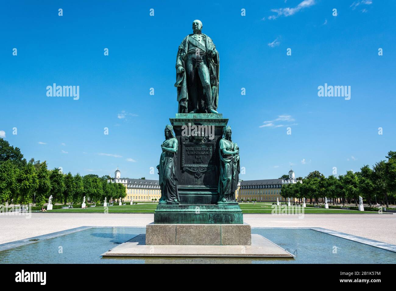 Karlsruhe, Germania – 24 Giugno 2016. Monumento a Charles Frederick, Granduca di Baden (1728 – 1811), a Karlsruhe. Foto Stock