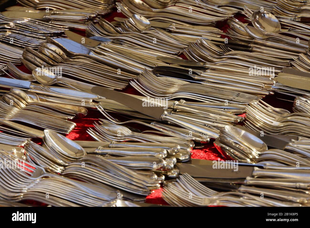 Sonntags-Flohmarkt auf der Strasse des 17. Juni im Tiergarten di Berlino, Deutschland Foto Stock