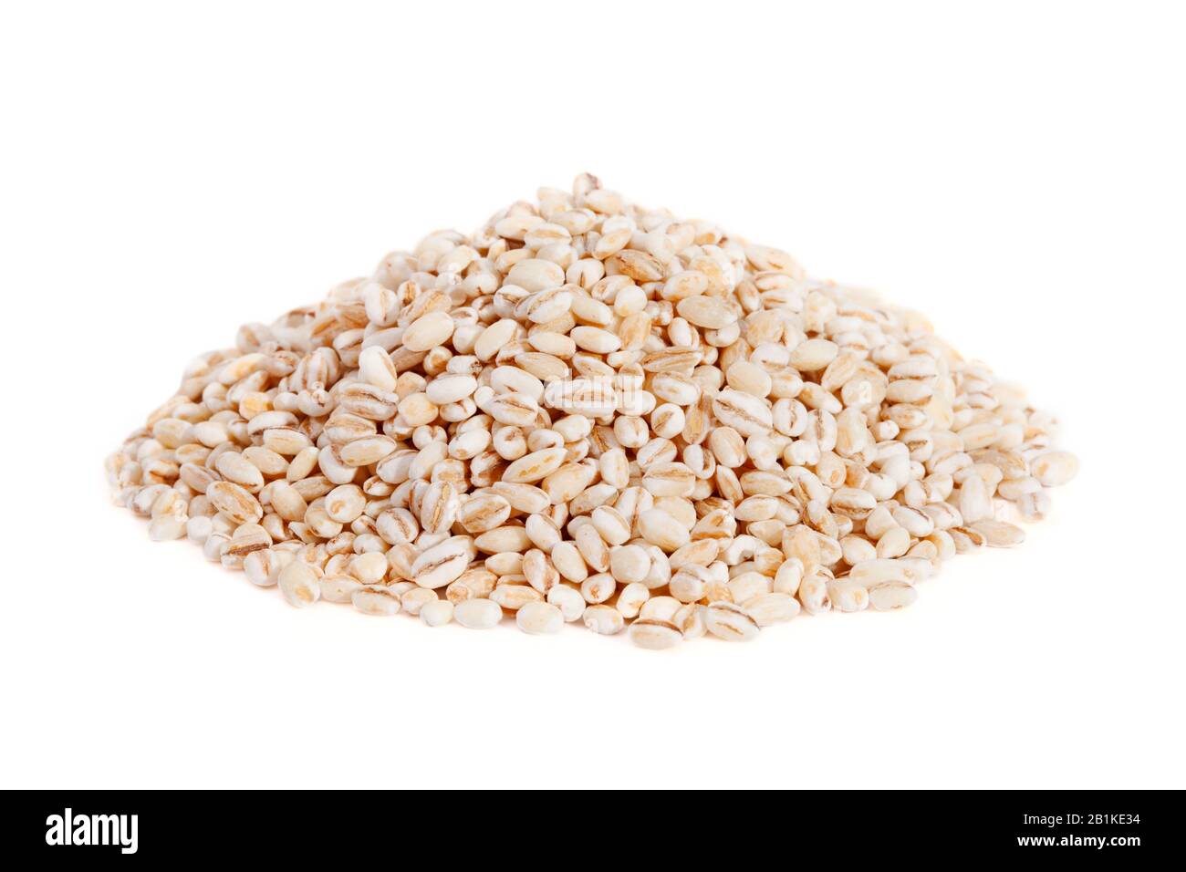 Palo orzo perlato isolato su sfondo bianco. Cucinato principalmente in minestre e stufati, anche come ingrediente per farcire cotto Foto Stock