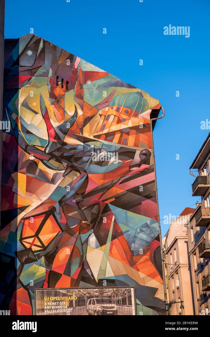 Graffiti colorati di un cervo nel centro di Budapest Foto Stock