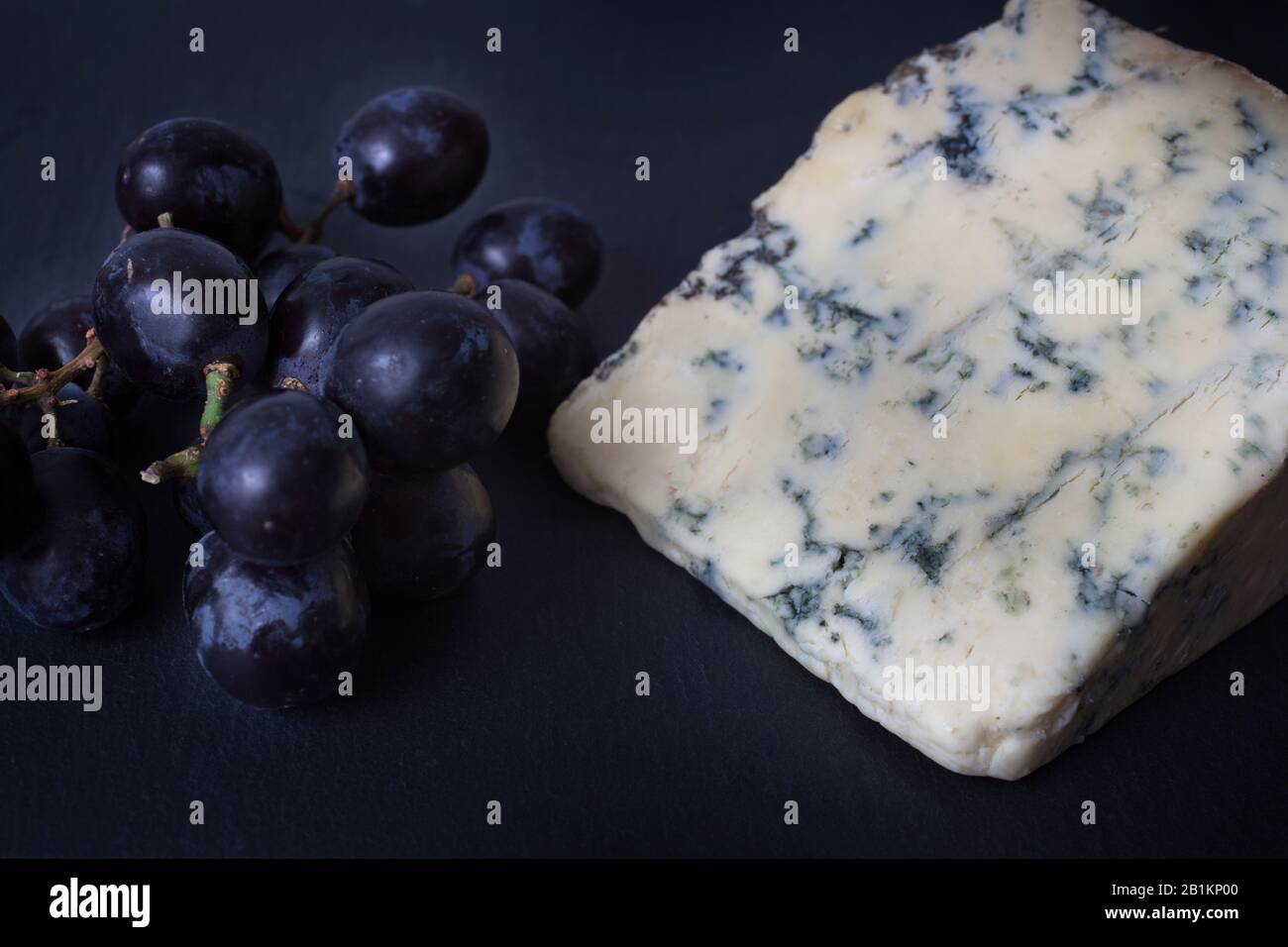 Stilton Blue Cheese Con Uva Sable Foto Stock
