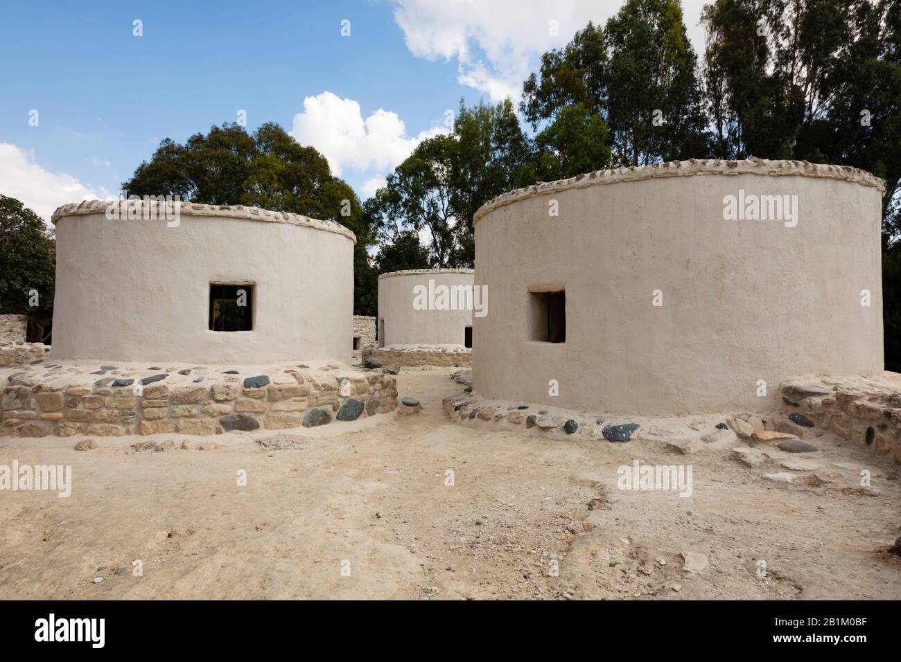 Case di fiducia presso il sito archeologico neolitico patrimonio dell'umanità dell'UNESCO a Choirokoitia, Cipro 2018. Foto Stock