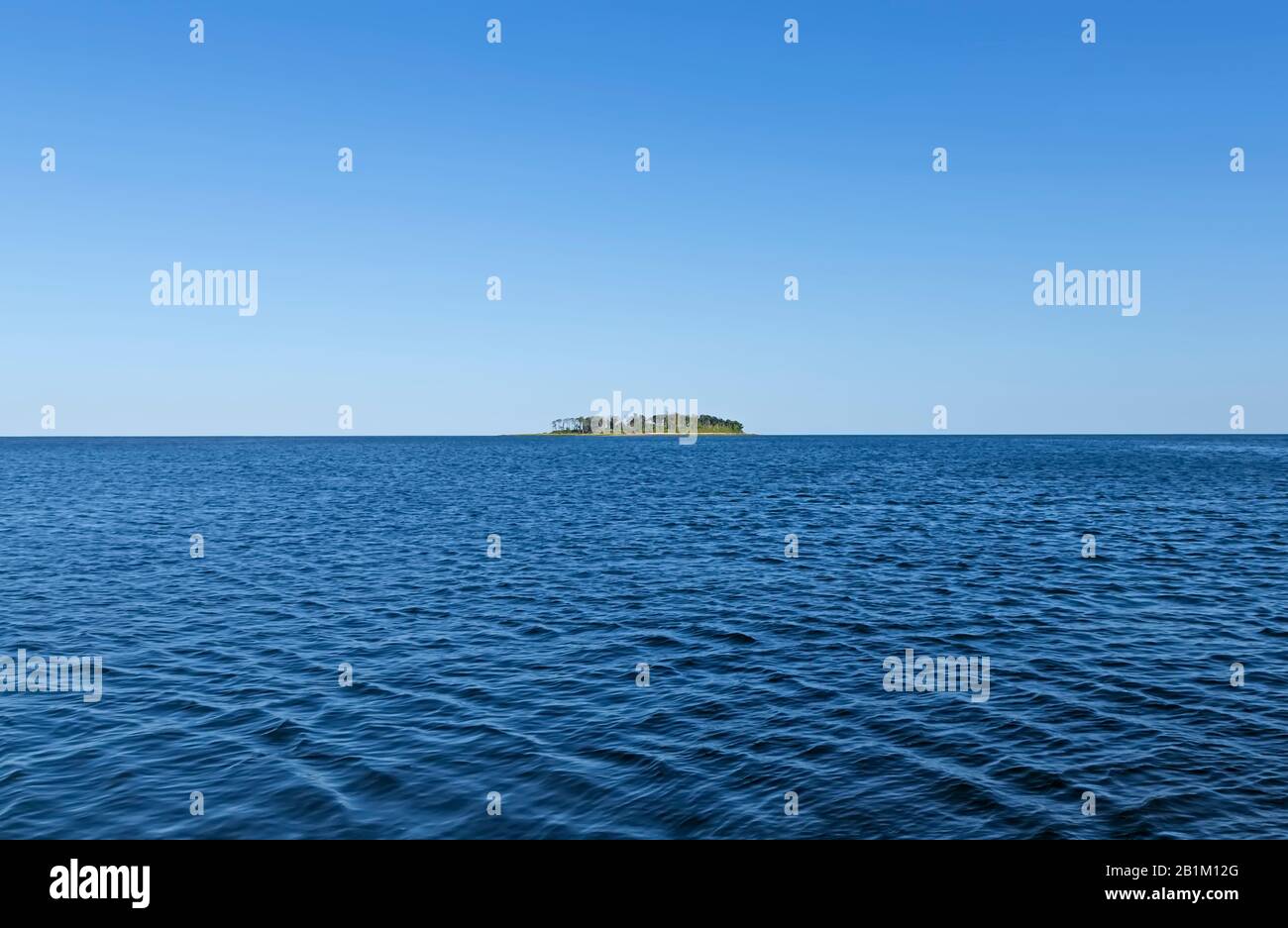 isola remota in oceano Foto Stock
