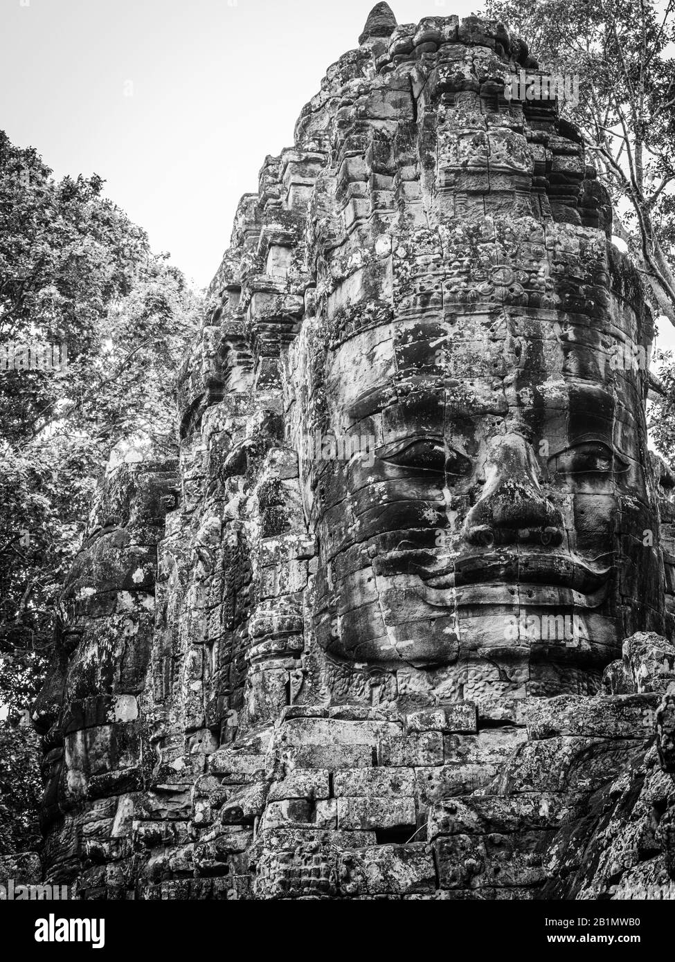 Immagine della porta della Vittoria, ad est di Angkor Thom; Angkor Wat Archeological Park, Siem Reap, Cambogia. Foto Stock