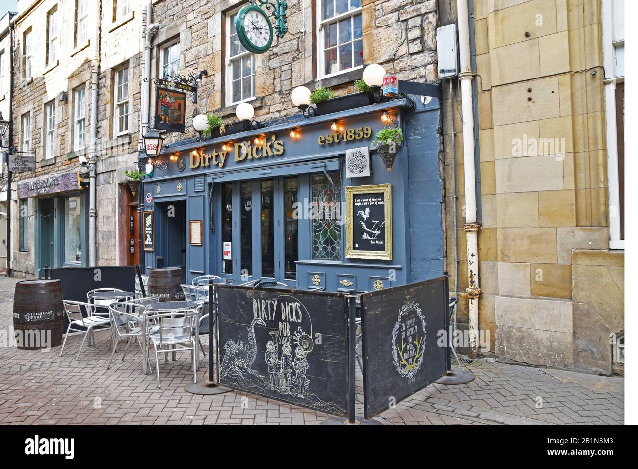 Esterno del famoso Pub Dirty Dick's in Rose Street, Edimburgo, Scozia, Regno Unito Foto Stock