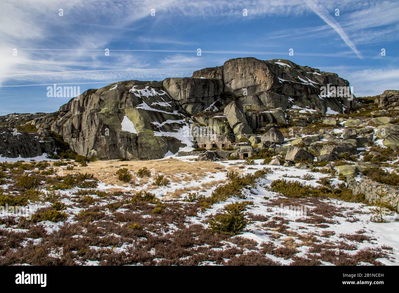Navata da Mestra, un sito Serra da Estrela accessibile solo a piedi che era un rifugio per pastori e loro greggi Foto Stock