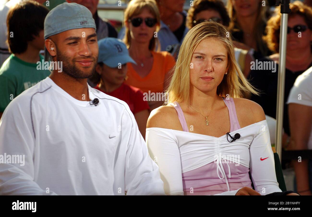 Miami, Stati Uniti. 27th Mar 2006. Nasdaq Tennis Key Biscayne Miami 27.03.06 James Blake (Usa) E Maria Sharapova (Rus) Credit: Roger Parker/Alamy Live News Foto Stock