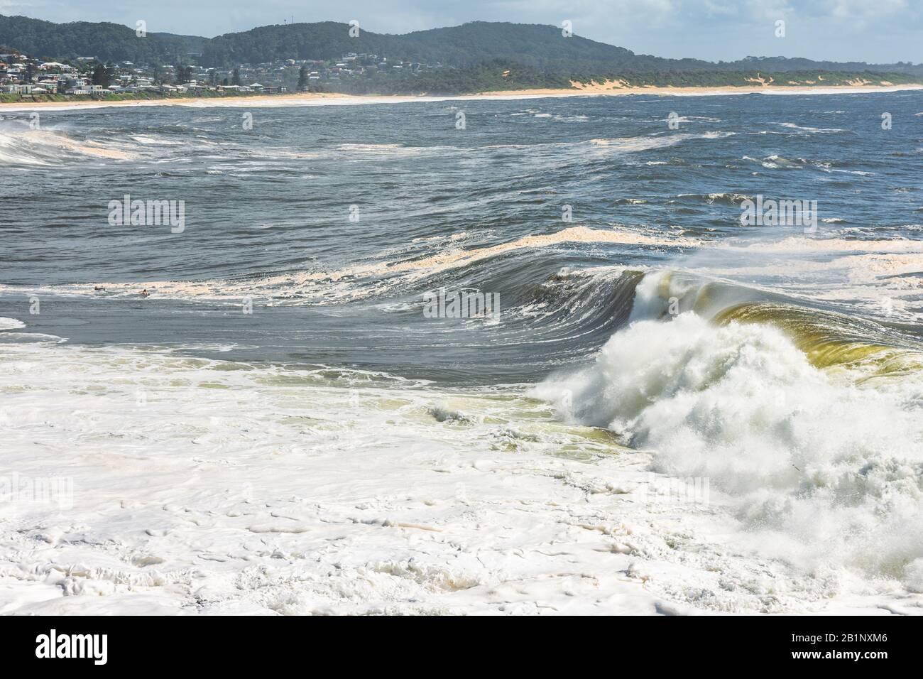 Terrigal NSW, Australia 14th Feb 2020 : Large Swell colpisce la costa del NSW dopo una settimana di condizioni climatiche selvagge. Foto Stock