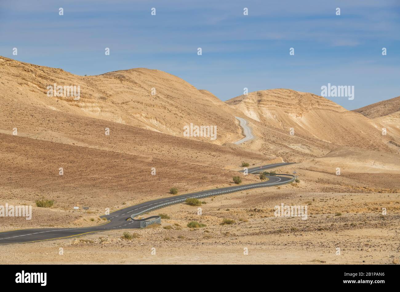 Landstraße zwischen Arad und Masada, Israele Foto Stock