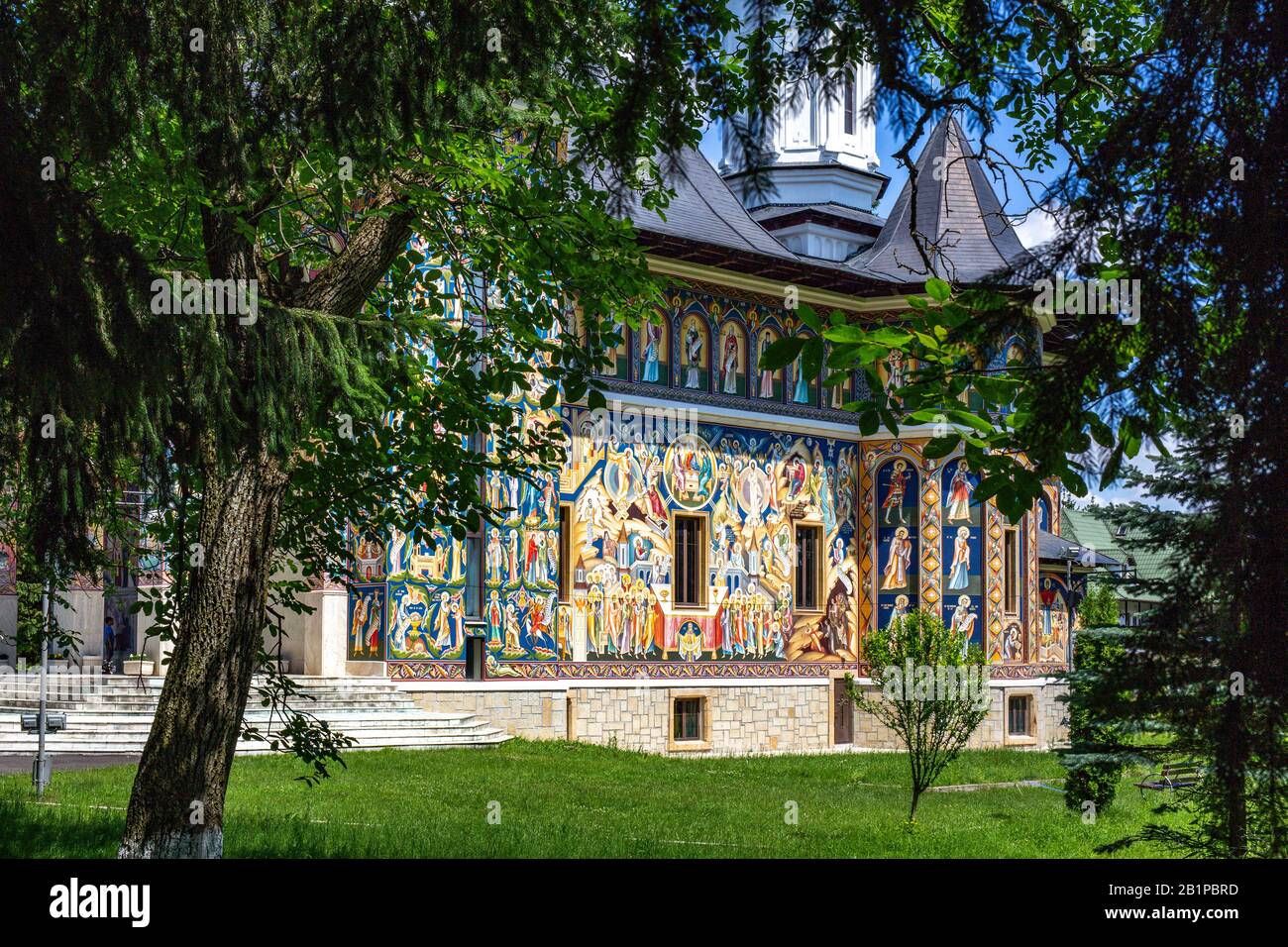 Architettura sacrale rumena. Vecchia chiesa ortodossa. Romania. Foto Stock