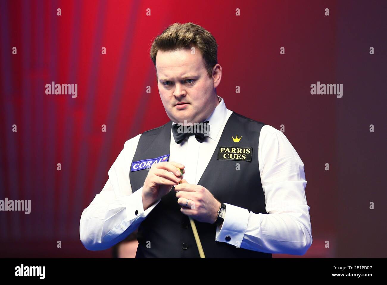 Shaun Murphy d'Inghilterra considera un colpo a David Gilbert d'Inghilterra al primo round del 2020 Players Championship a Southport, Regno Unito, 26 febbraio 2020. Shaun Murphy d'Inghilterra sconfisse David Gilbert d'Inghilterra con 6-5. Foto Stock