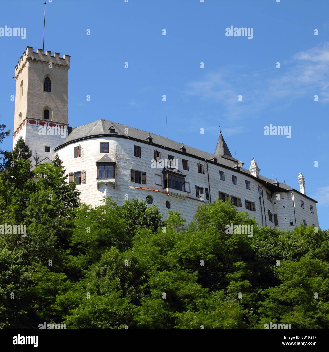 Repubblica Ceca - Castello di Rozmberk nella regione della Boemia meridionale. Composizione quadrata. Foto Stock