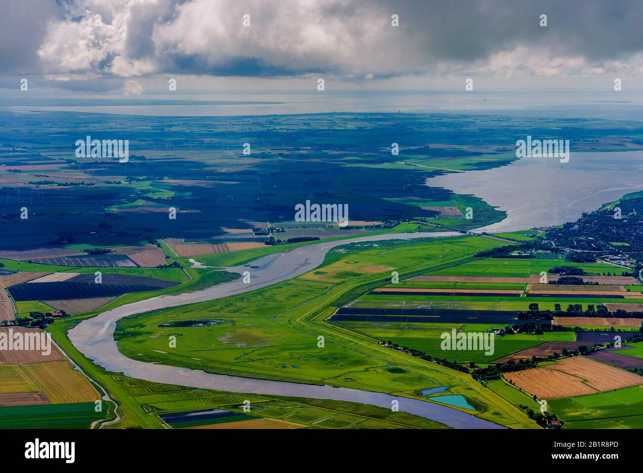 Veduta aerea del corso inferiore dell'Eider, Germania, Schleswig-Holstein, Frisia settentrionale Foto Stock