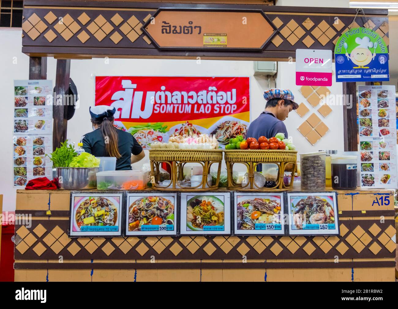 Stallo alimentare, campo alimentare, Talat Warorot, mercato, Chiang mai, Thailandia Foto Stock
