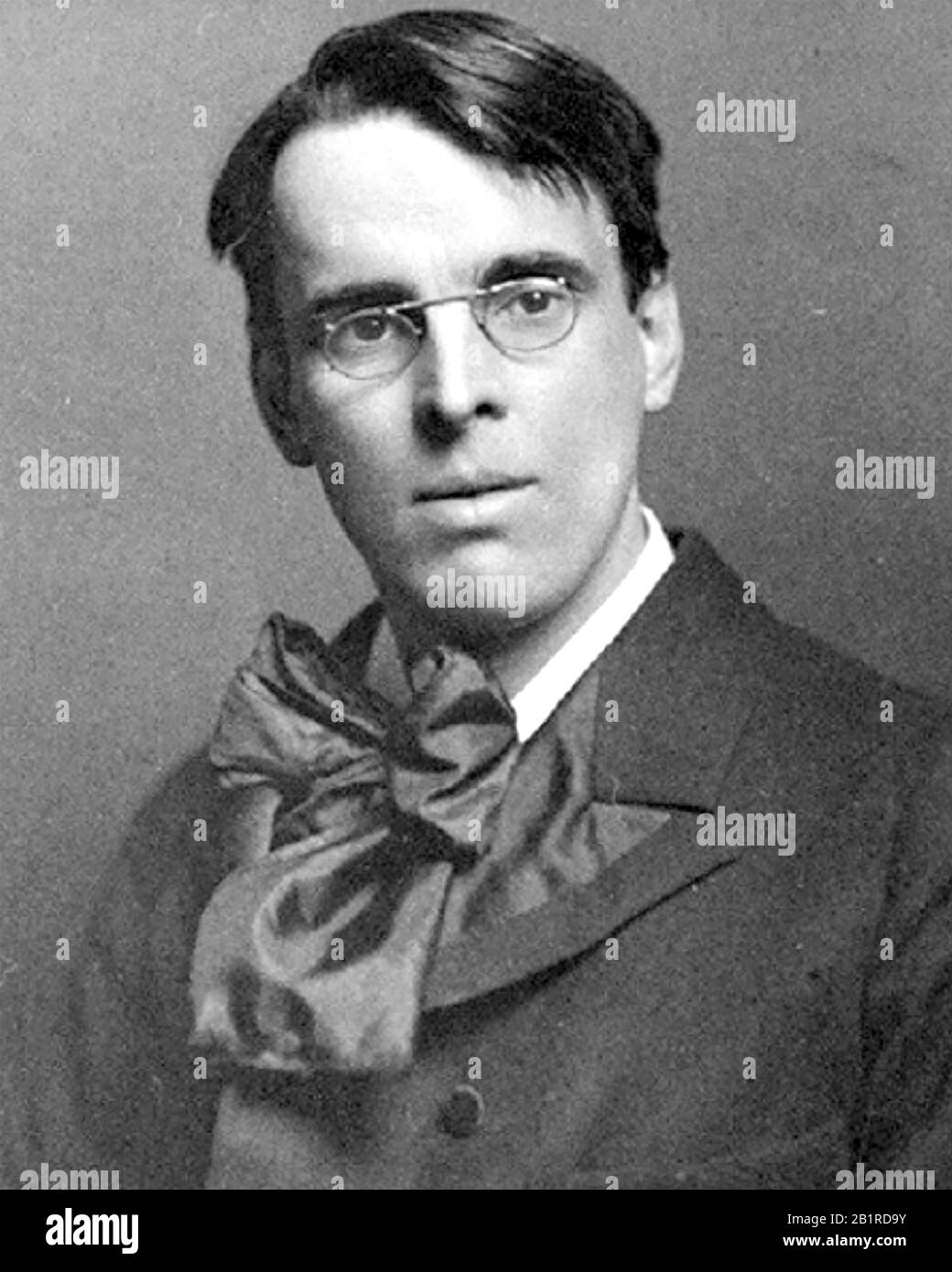 William BUTLER YEATS (1865-1939) poeta irlandese circa 1905 Foto Stock