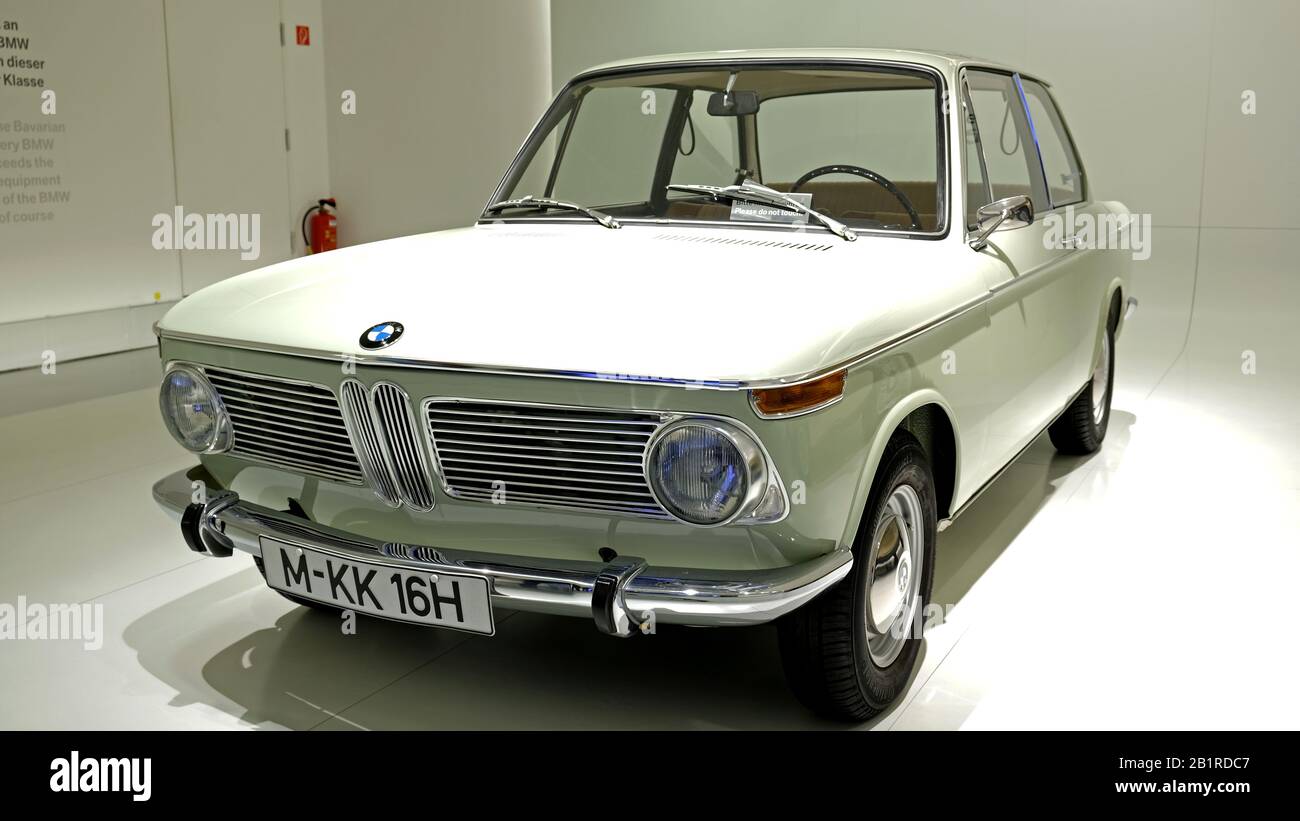 BMW 2002 è una gamma di auto compatte prodotte dal 1966 Foto Stock