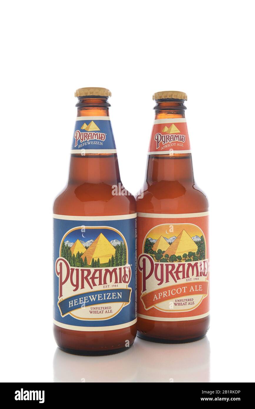 Irvine, CALIFORNIA - 25 AGOSTO 2016: Due birrifici a piramide Ales. Pyramid Breweries, Inc., è un'azienda produttrice di birra con sede a Seattle, Washington. Foto Stock