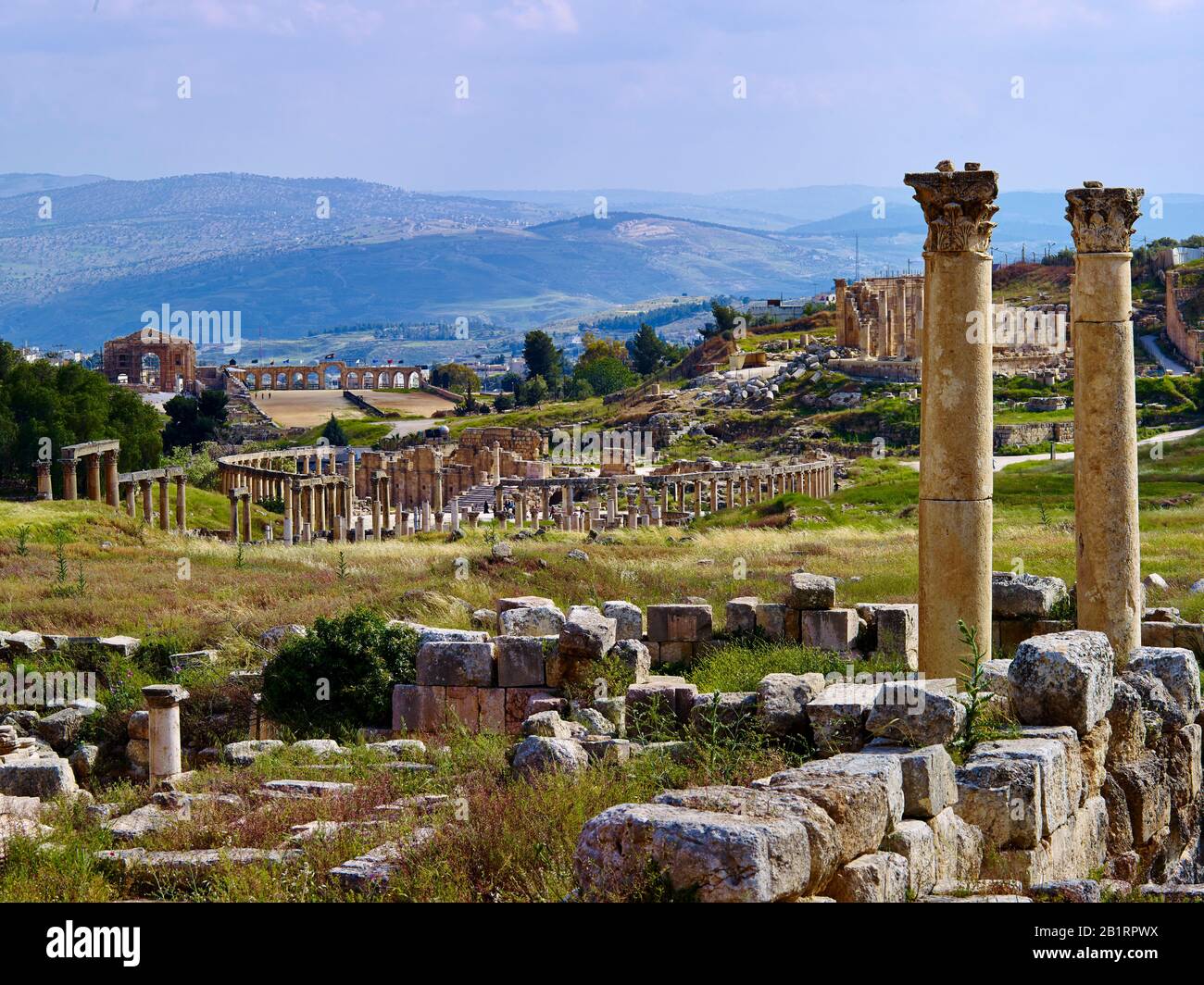 Vista sull'antica città con il Foro ovale e l'Ippodromo, Gerasa o Gerash, Giordania, Medio Oriente, Foto Stock