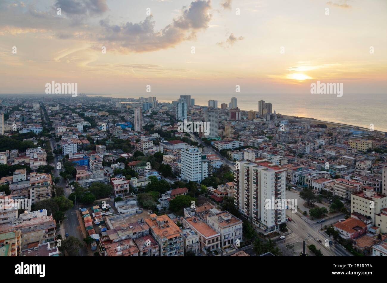 Vista dall'edificio FOCSA in direzione ovest, Havana, Cuba, Caraibi, Foto Stock