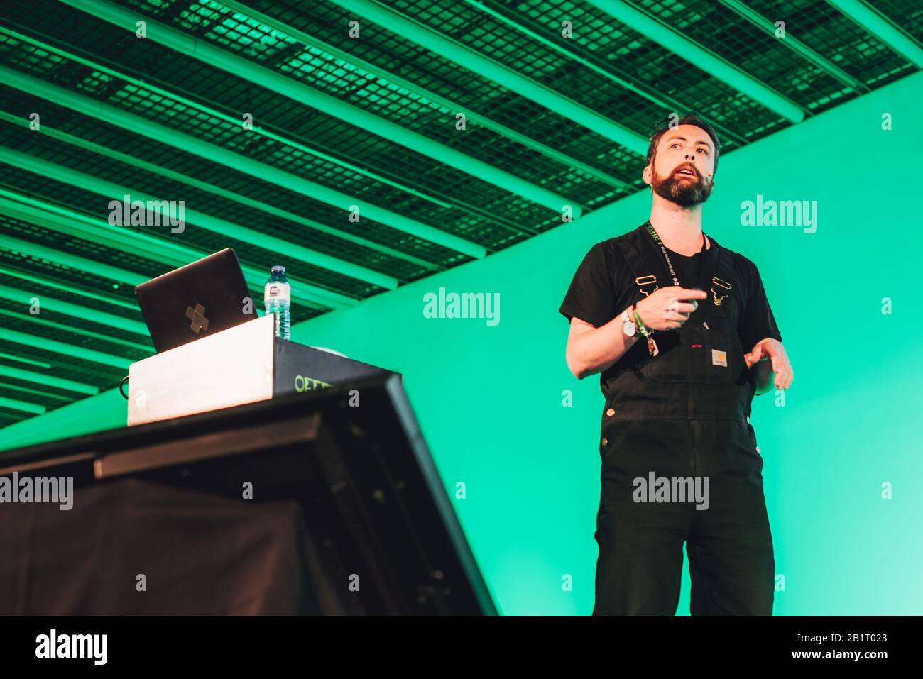 Lobulo Studio parla all'edizione 2019 dell'OFFF Festival, una grande conferenza di arti visive. Barcellona, Spagna. Foto Stock