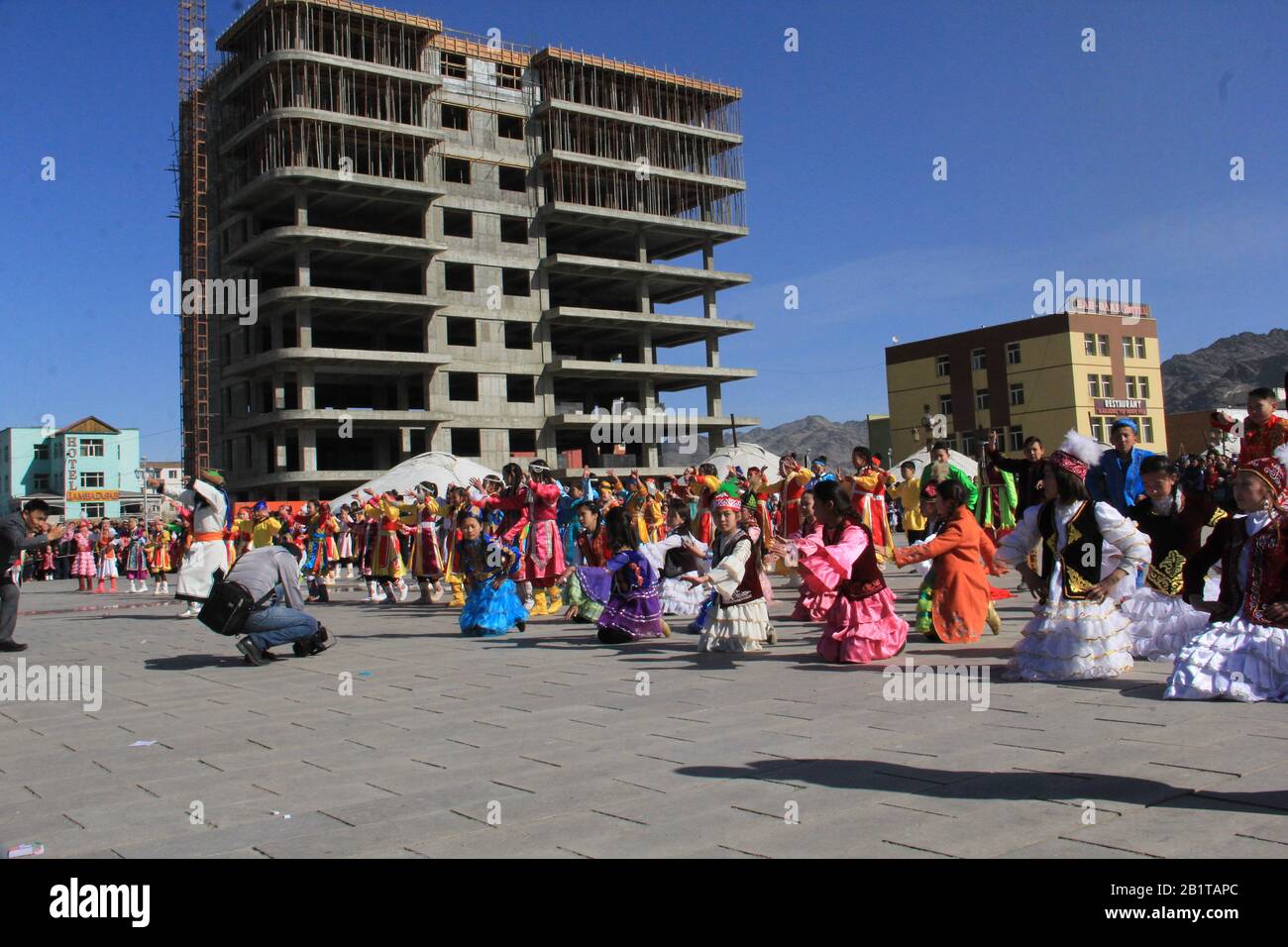 Festa di Nauryz nella provincia di Bayan Ulgii in Mongolia occidentale. Festival tradizionale kazako nomadi Foto Stock