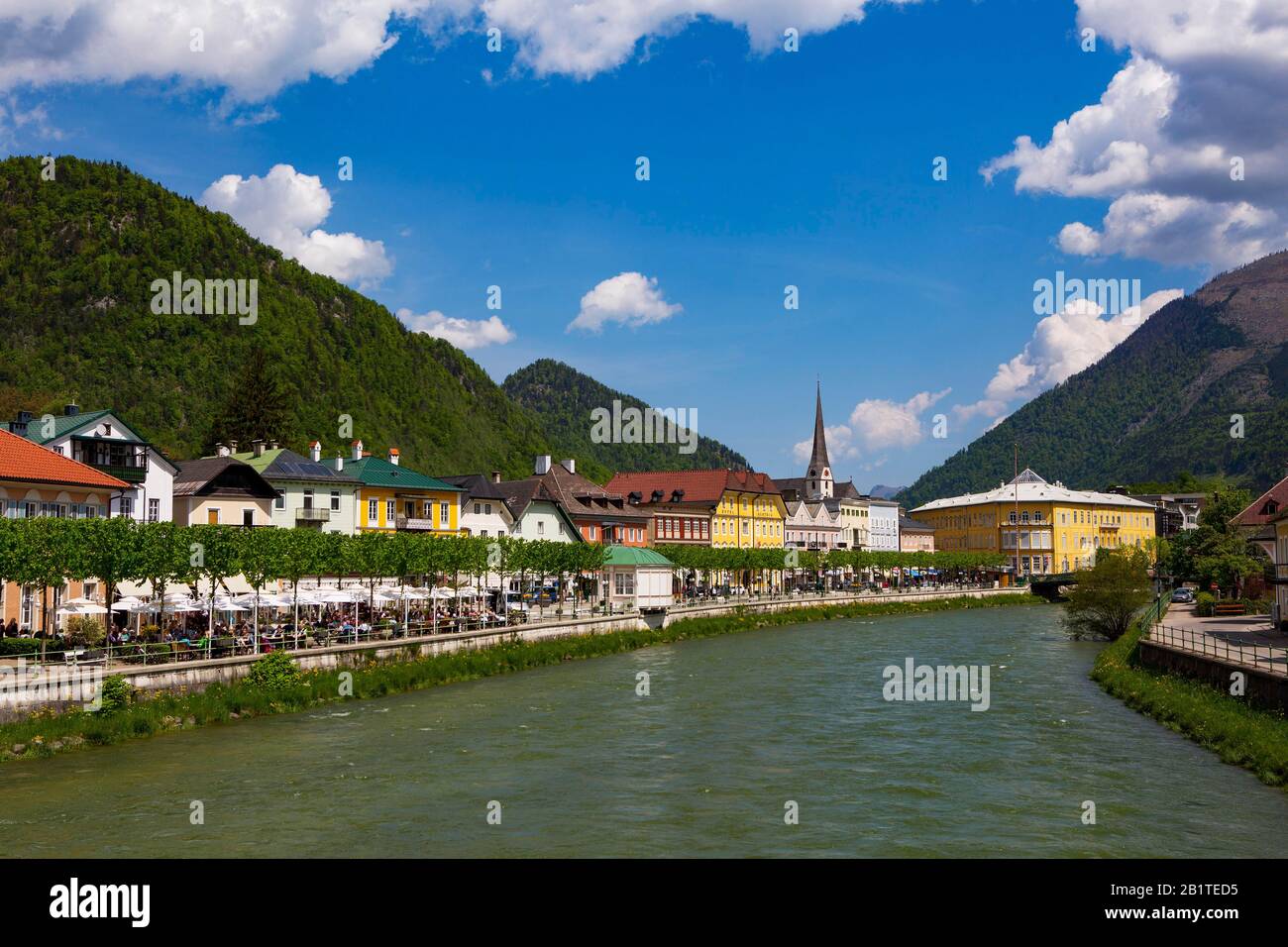 Fiume Traun, Esplanade, Bad Ischl, Salzkammergut, Austria Superiore Foto Stock