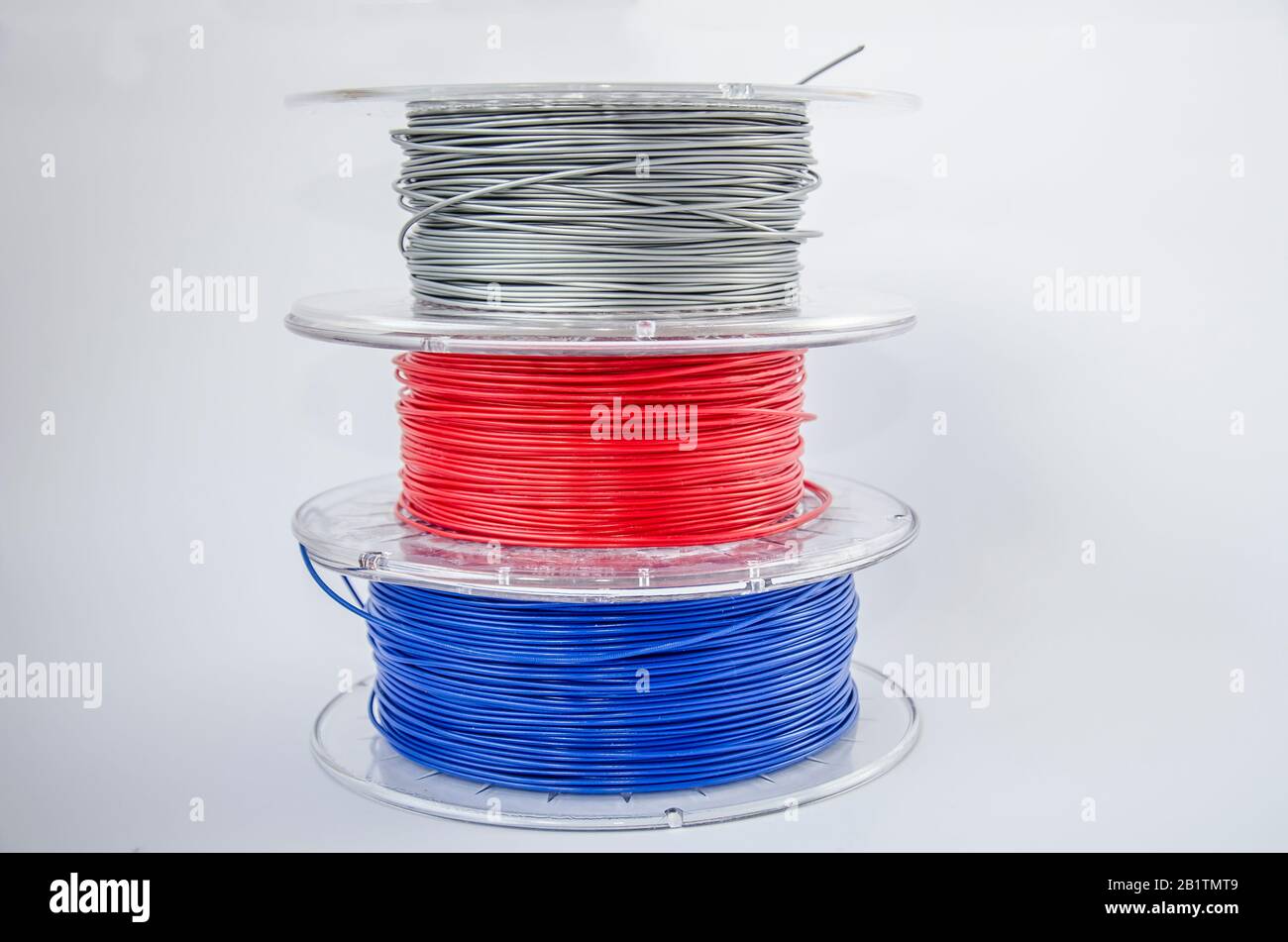 Bobine di plastica per la stampa 3D. Filamento in plastica rosso