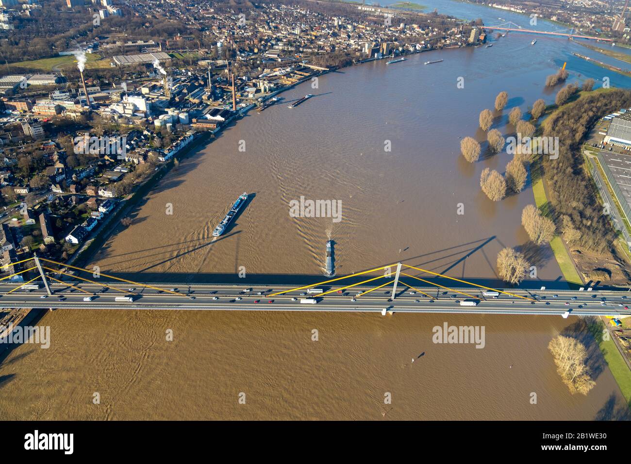 Foto aerea, ponte sul Reno Neuenkamp, ponte sull'autostrada A40, fiume Reno, Duisburg, zona della Ruhr, Renania Settentrionale-Vestfalia, Germania, autostrada, raccordo autostradale Foto Stock