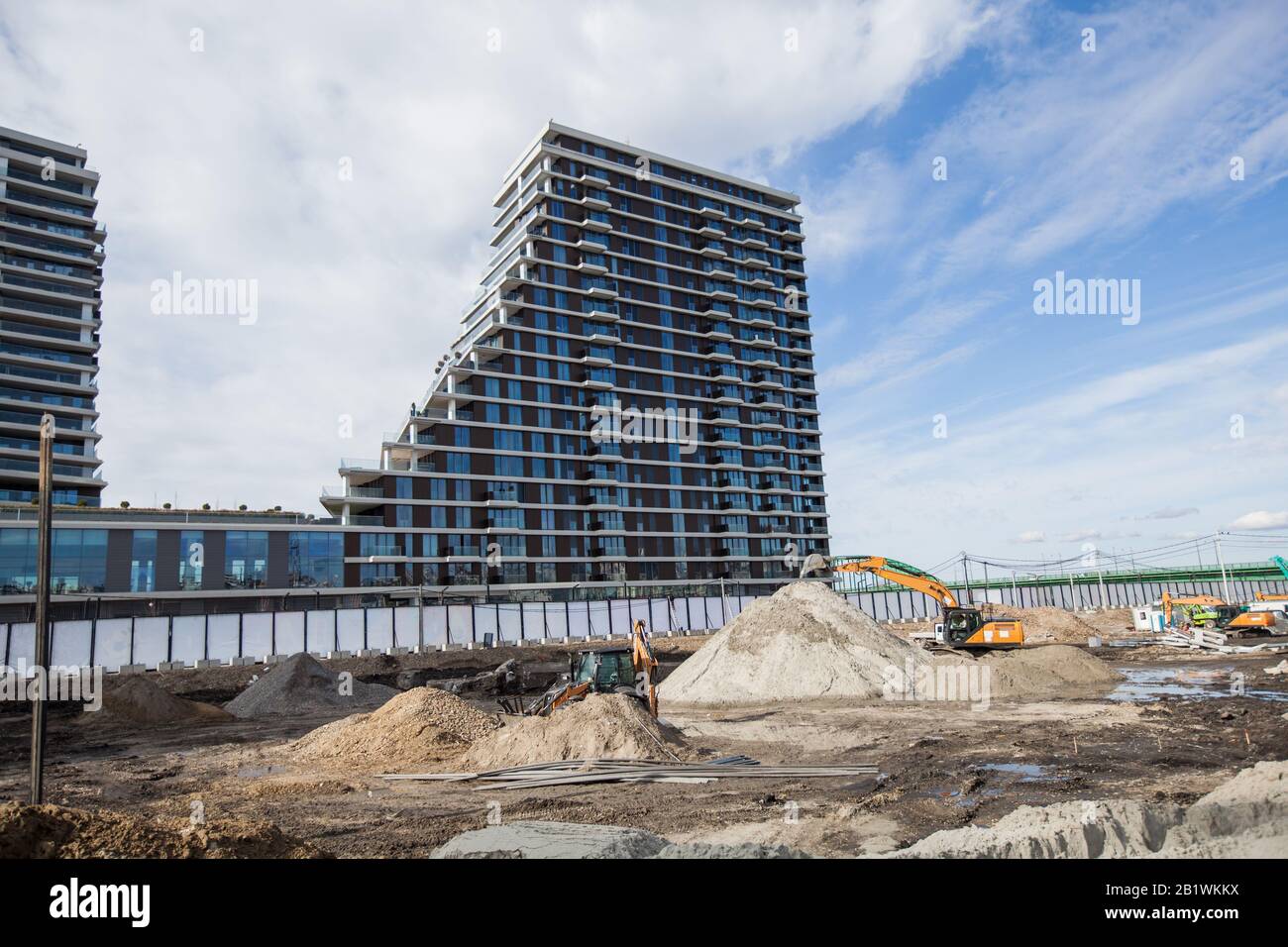 Edilizia Residenziale, Nuovo Settore Edile, Gru A Torre E Macchinari Industriali Foto Stock