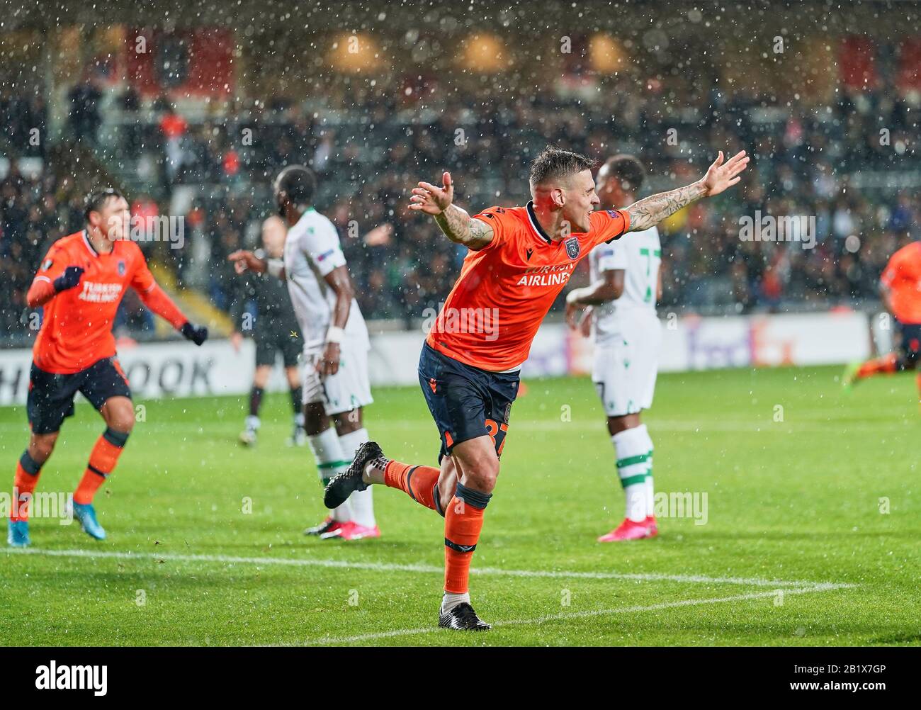 27 febbraio 2020: Martin Skrtel di Istanbul Basaksehir FK festeggia il suo primo gol durante Istanbul BaÅŸakÅŸehir e Sporting CP sullo stadio BaÅŸakÅŸehir Fatih Terim, Istanbul, Turchia. Prezzo Kim/CSM Foto Stock