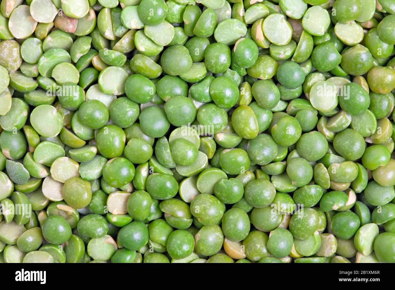 Secco split piselli verde trama fondo. Ottimo per zuppe, purè. Foto Stock
