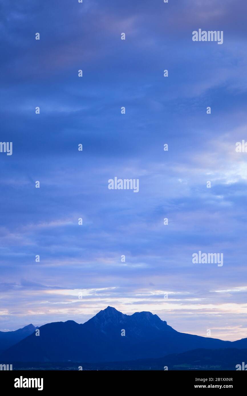 Tramonto, tramonto su una catena montuosa, Austria, Europa Foto Stock