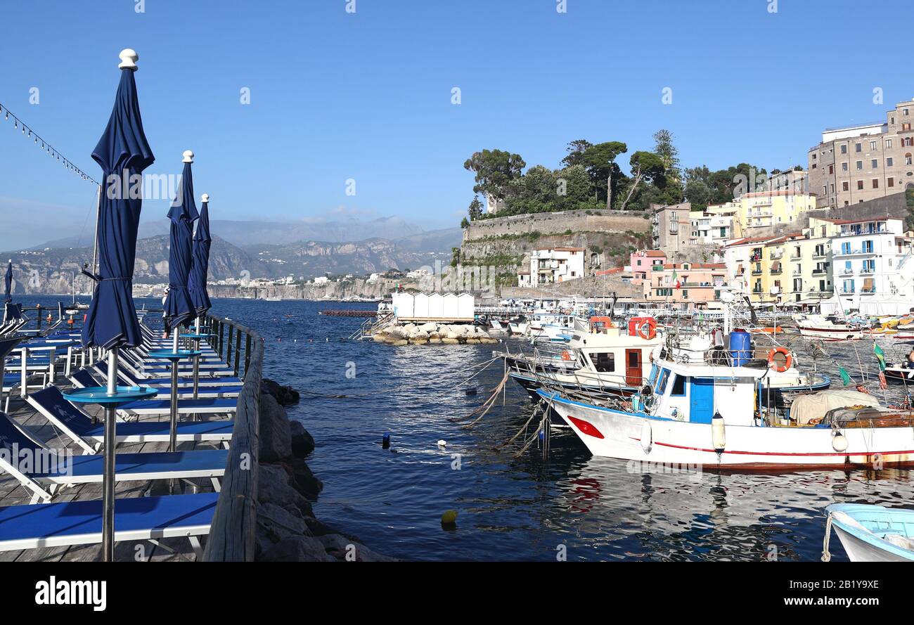 Vista sul Porto Vecchio di Sorrento, Italia Foto Stock