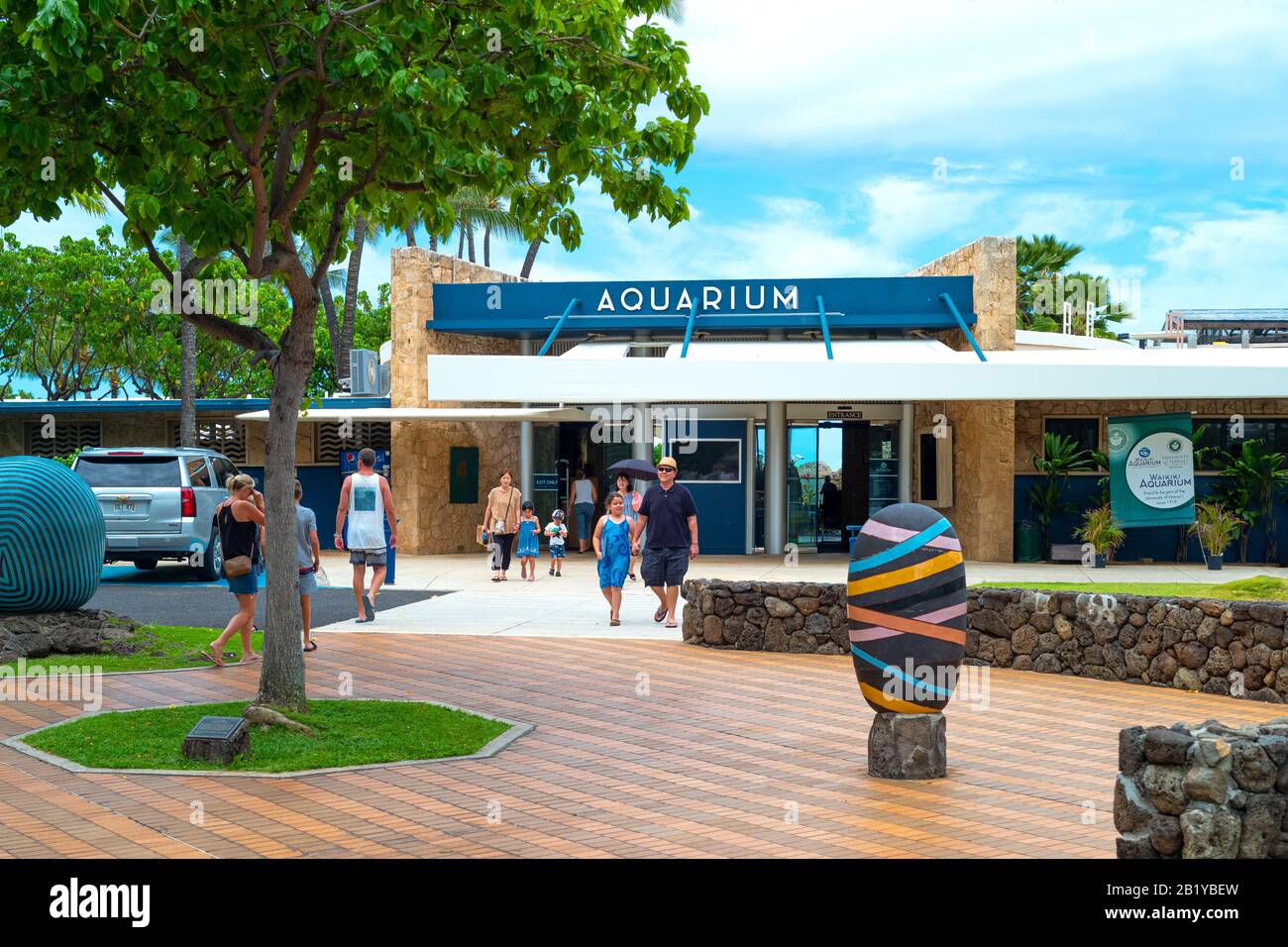 Honolulu, Hawaii, Persone all'entrata dell'Acquarium nel quartiere di waikiki Foto Stock