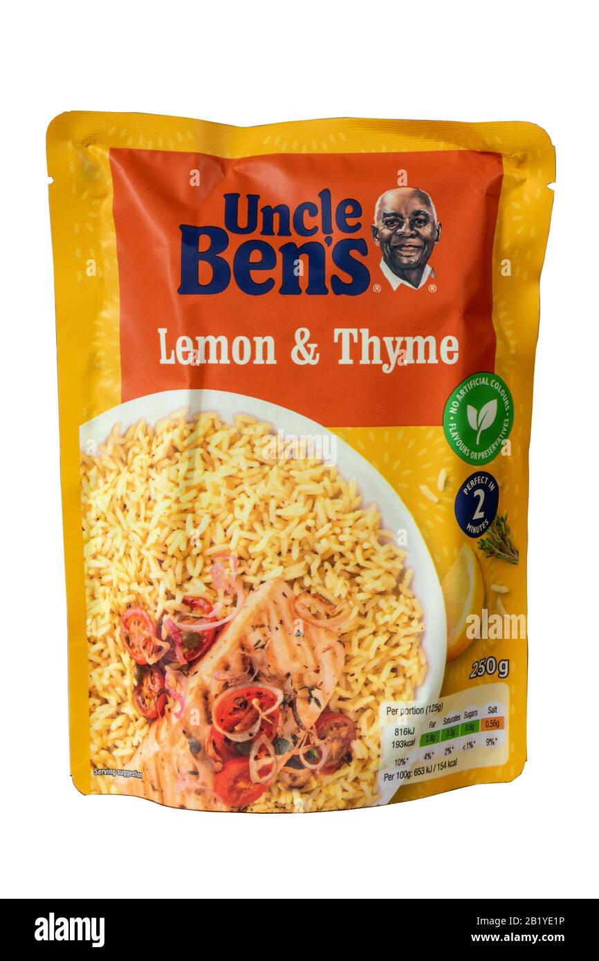 Pacchetto di riso salato al gusto di Uncle Bens Lemon e Thyme, prodotto alimentare britannico, ritaglio su sfondo bianco Foto Stock
