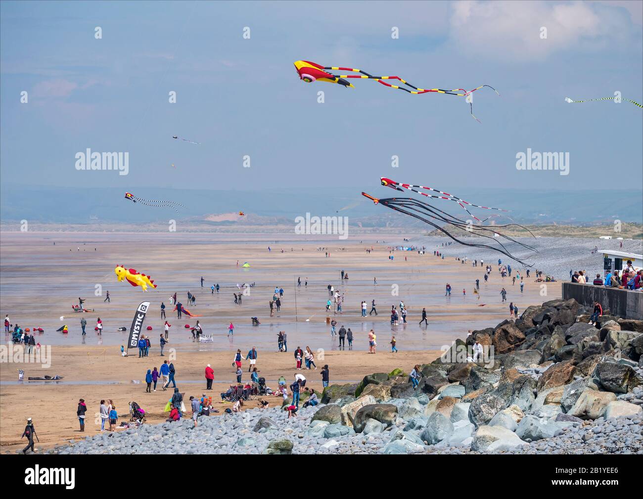 Verso Ovest Ho! Festival di aquiloni sulla spiaggia a Westward ho!, North Devon, South West Foto Stock