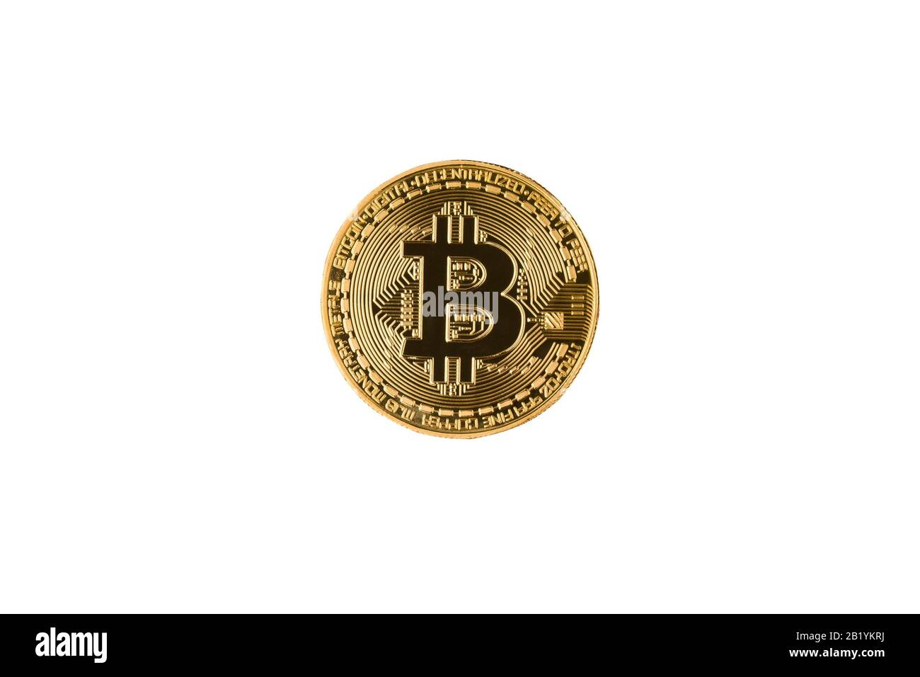 Bitcoin dorato isolato su sfondo bianco. Mining Concept.Physical bit coin. Valuta digitale. Foto Stock
