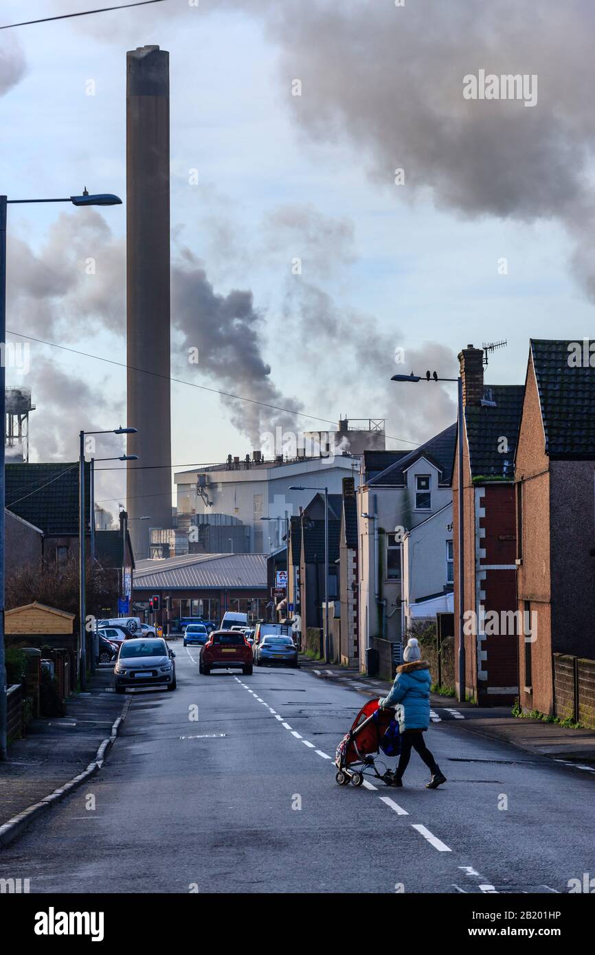 Port Talbot acciaierie emissione nuvole di vapore Port Talbot Swansea Glamorgan Galles Foto Stock