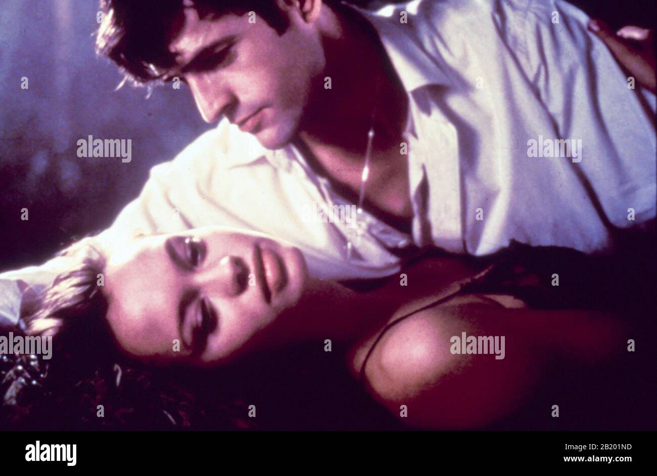 anna falchi, rupert everett, cimitero uomo, 1994 Foto Stock