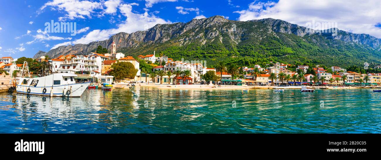 Bellissimo villaggio Makarska, vista panoramica, Dalmazia, Croazia. Foto Stock