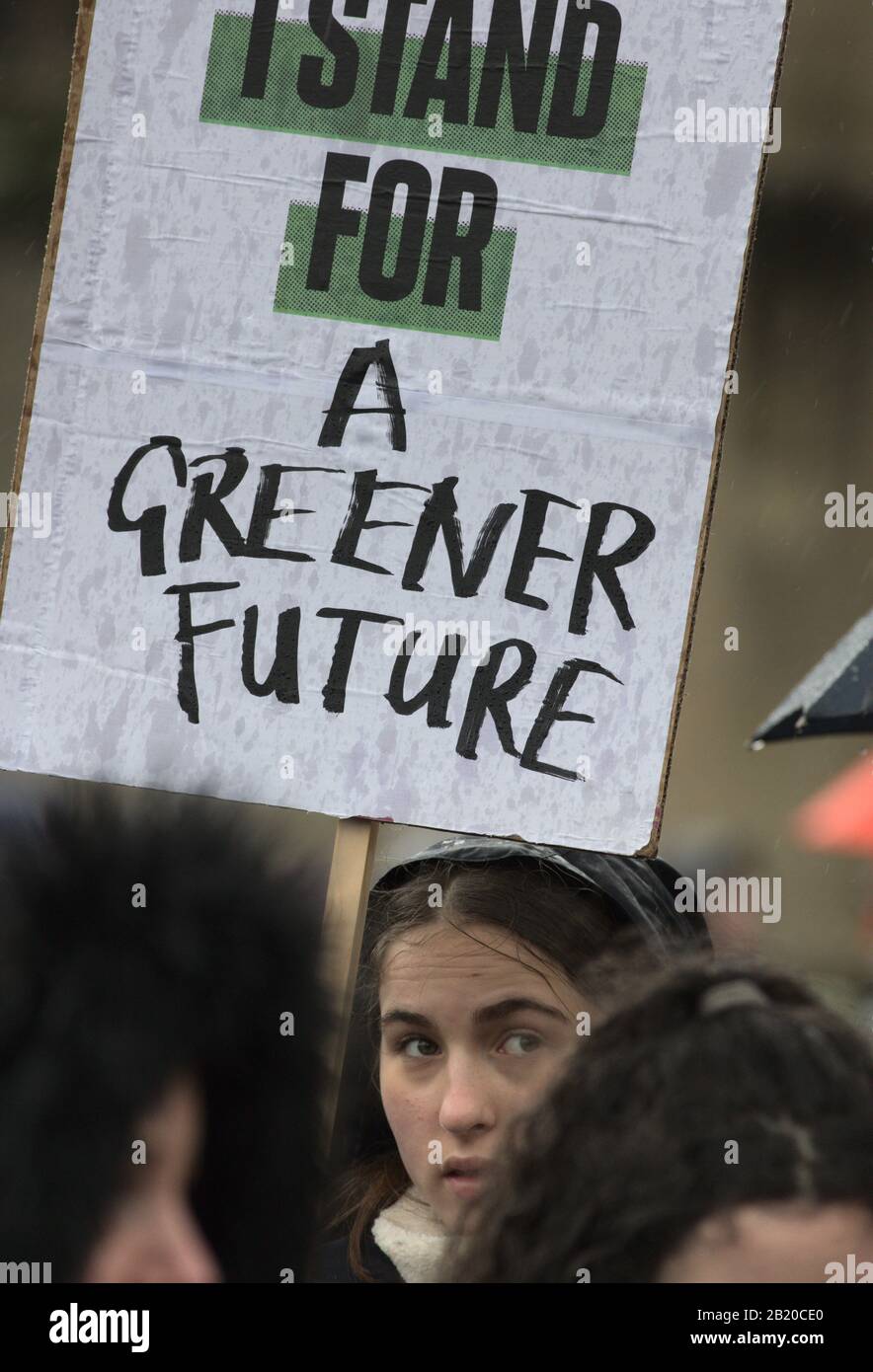 L'evento Youth Strike 4 Climate Bristol su College Green, Bristol, a cui hanno parlato Greta Thunberg e Mya-Rose Craig Foto Stock