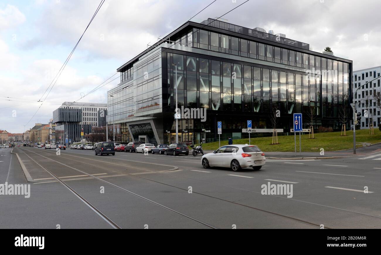 Gli azionisti della Central European Media Enterprises (CME) hanno approvato l'acquisizione della media Company da parte del gruppo PPF (nella foto sede PPF a Praga, Repubblica Ceca, 28 febbraio 2020) del miliardario Petr Kellner all'odierna assemblea generale straordinaria, ha dichiarato CME sul suo sito web. L'affare vale circa 2.1mld di USD (oltre Kc48bn).CME gestisce stazioni televisive in cinque paesi dell'Europa centrale e orientale, compresa la TV privata ceca Nova. (Foto Ctk/Katerina Sulova) Foto Stock