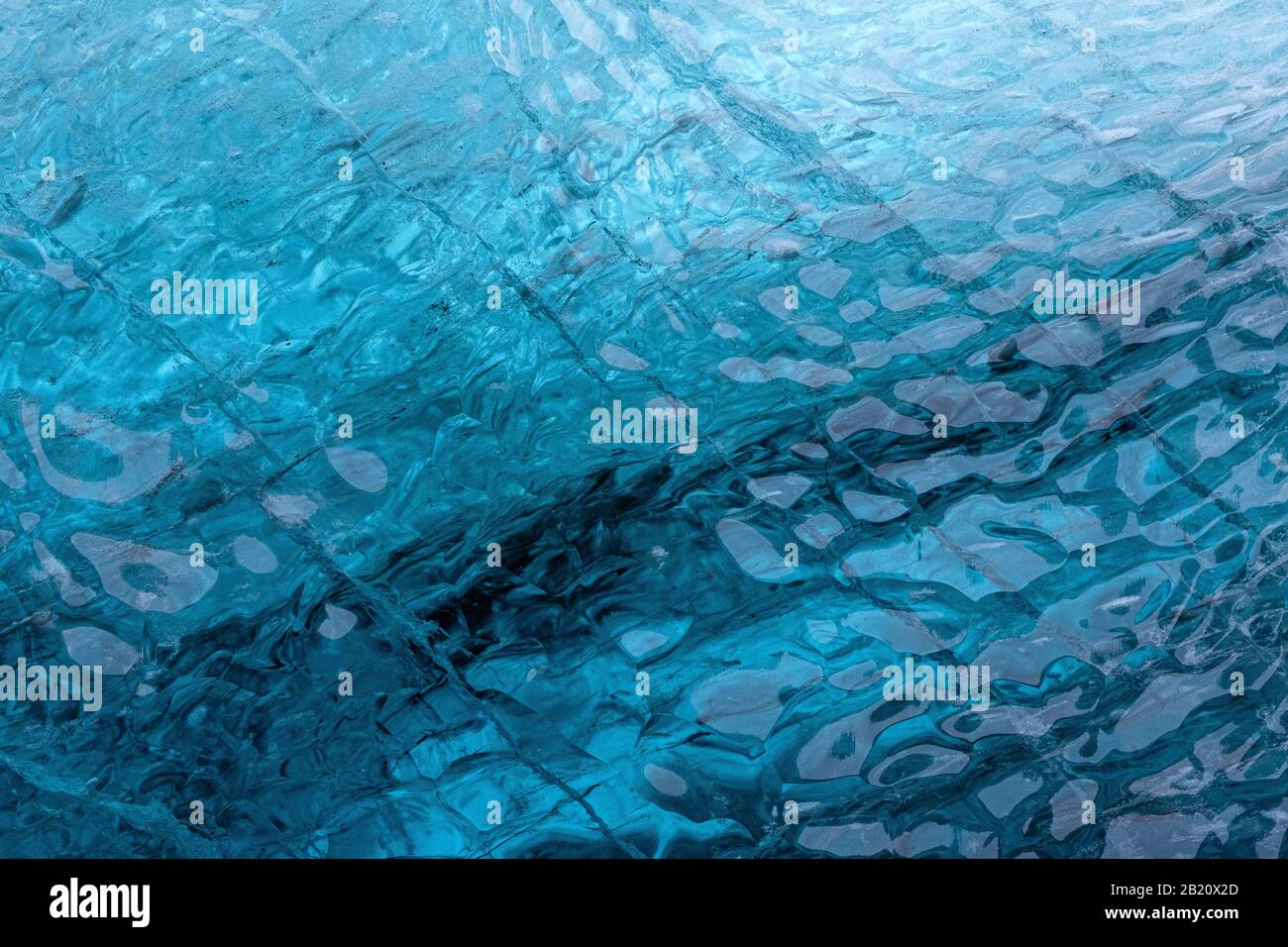 Ice pattern dalla grotta di ghiaccio del ghiacciaio dell'Islanda Foto Stock