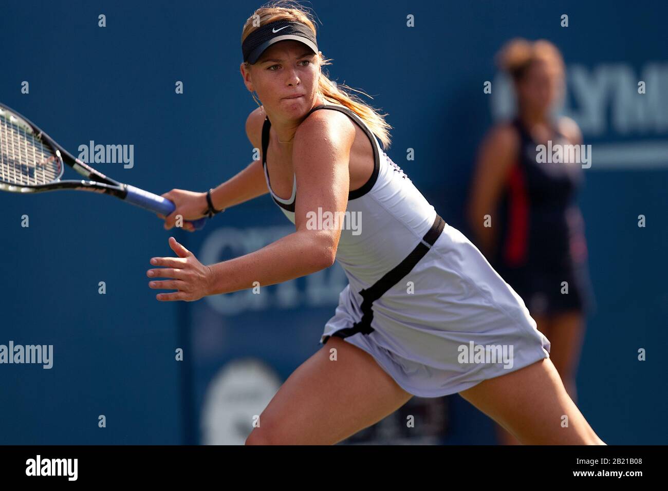 Flushing Meadows, Stati Uniti. 08th settembre 2006. Maria Sharapova in azione durante la sua vittoria US Open 2006 a Flushing Meadows, New York. Qui viene mostrata nella sua partita semifinale contro Amelie Mauresmo. Sharapova, cinque volte campione di slam e uno dei più alti atleti, ha annunciato il suo ritiro dal tennis competitivo questa settimana. Credito: Adam Stoltman/Alamy Live News Foto Stock
